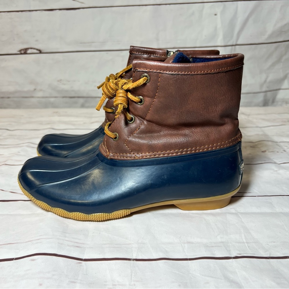 Sperry Saltwater Duck Boot in Navy girls youth size 6
